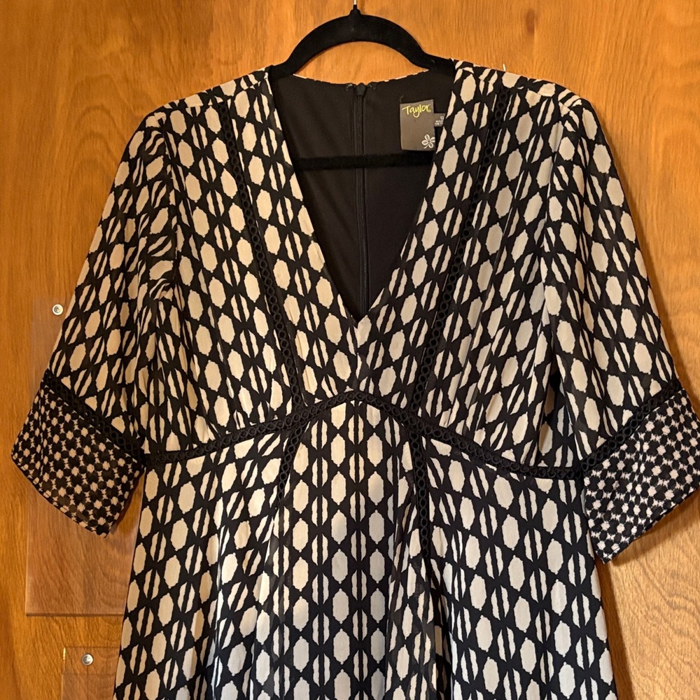 Taylor Women’s Flowy Midi Dress Black and Beige Geometric Pattern - Picture 3 of 5
